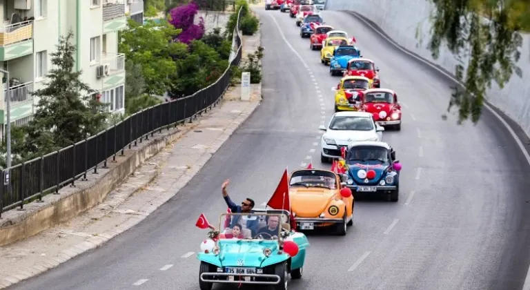 Çiğli’de coşku zirve yaptı... Çiğli'de Vosvos turlu selamlama