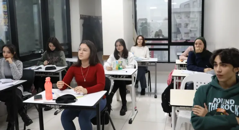 Çınar Akademi yeni dönemde de gençlere kucak açıyor