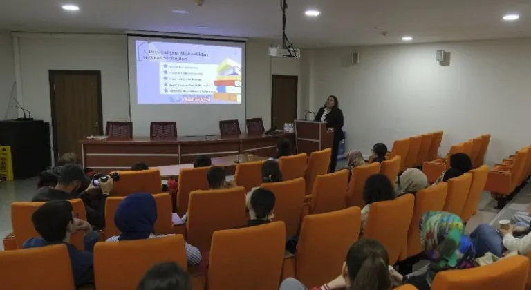 Çınar Akademi’den  ‘Sınav Kaygısı’ semineri