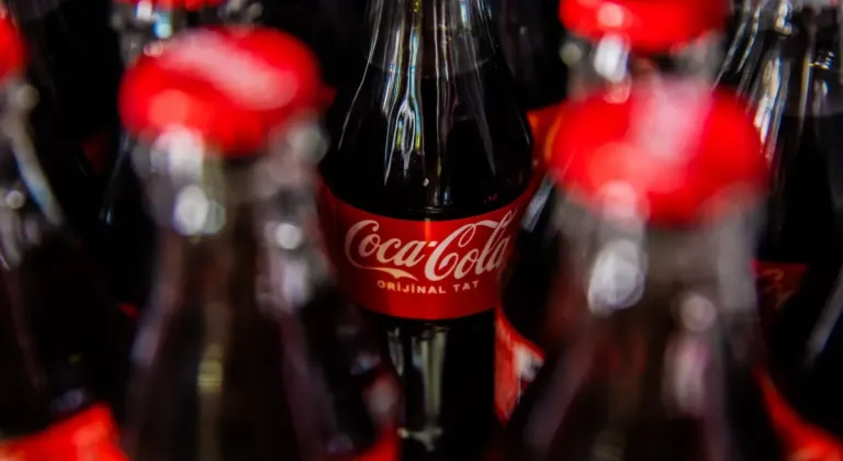 Coca-Cola İçecek, 2023 entegre faaliyet raporunu dört dilde yayımladı