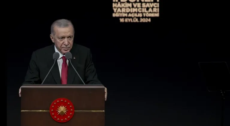 Cumhurbaşkanı Erdoğan: Adaletin tecellisine destek vermeliyiz