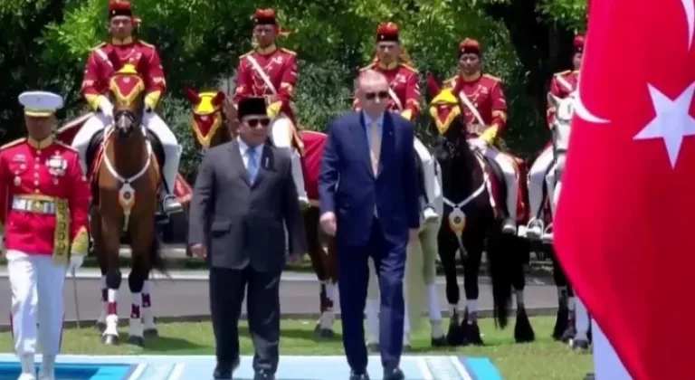 Cumhurbaşkanı Erdoğan Endonezya Ziyaretinde: Türkiye-Endonezya İlişkileri Güçleniyor