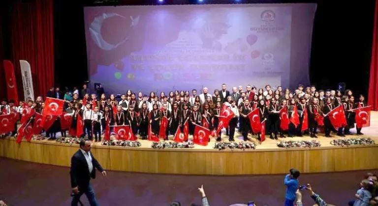 Denizli'de 23 Nisan Kutlamaları Muhteşem Başladı