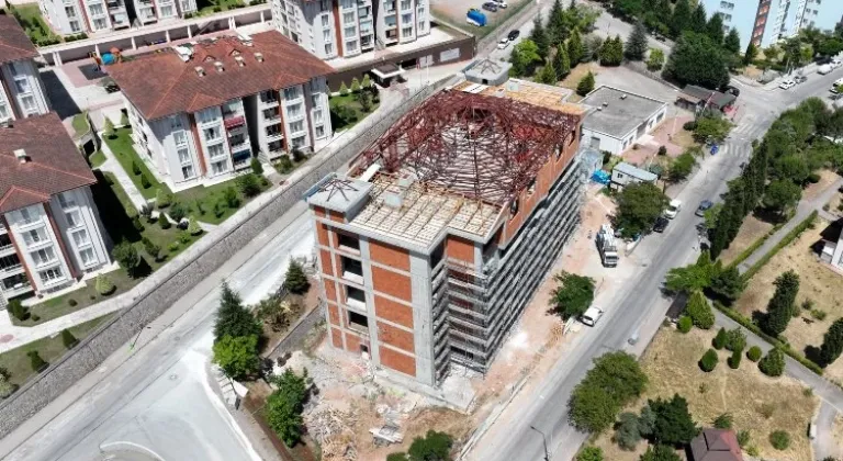 Derince Sopalı Mahallesindeki Cemevi Çatı İmalatında Son Nokta