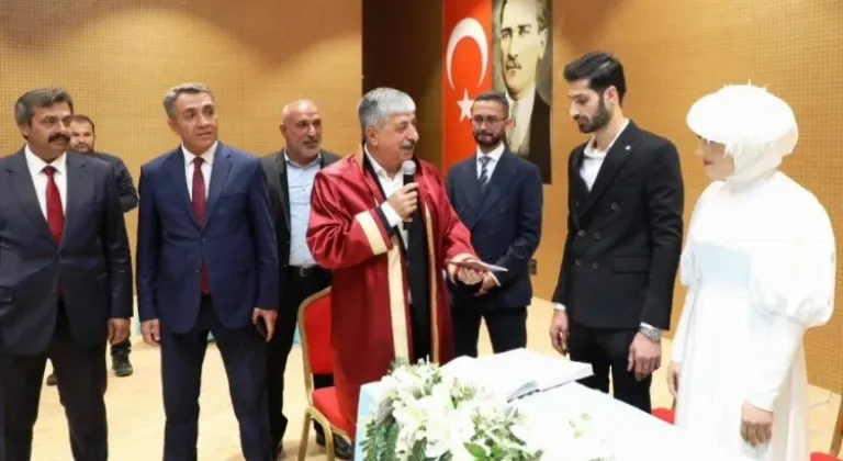 Dilovası Belediye Başkanı Ramazan Ömeroğlu İlk Nikahı Kıydı