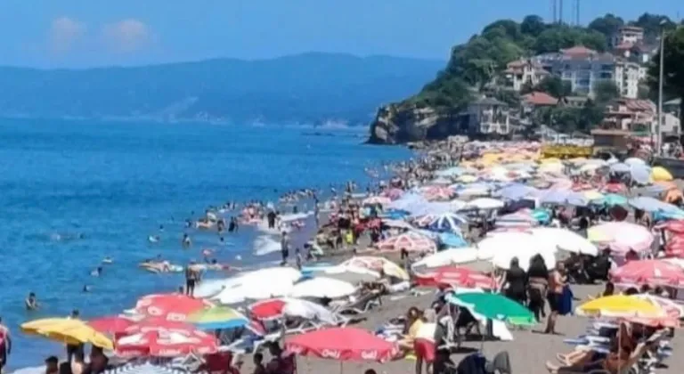 Düzce Akçakoca sahilinde bayramı yoğunluğu