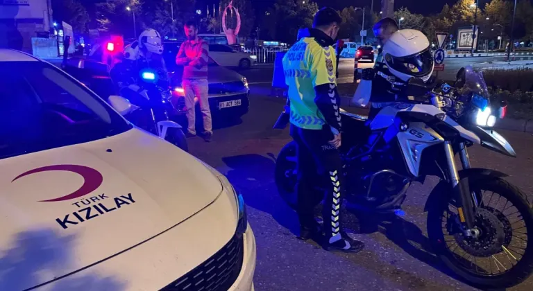 Düzce'de alkollü sürücü polis motosikletine çarptı!