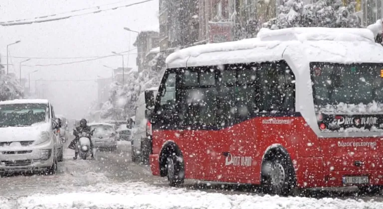 Düzce'de Eğitim Bir Gün Ara Verildi - Kar Molası Verildi