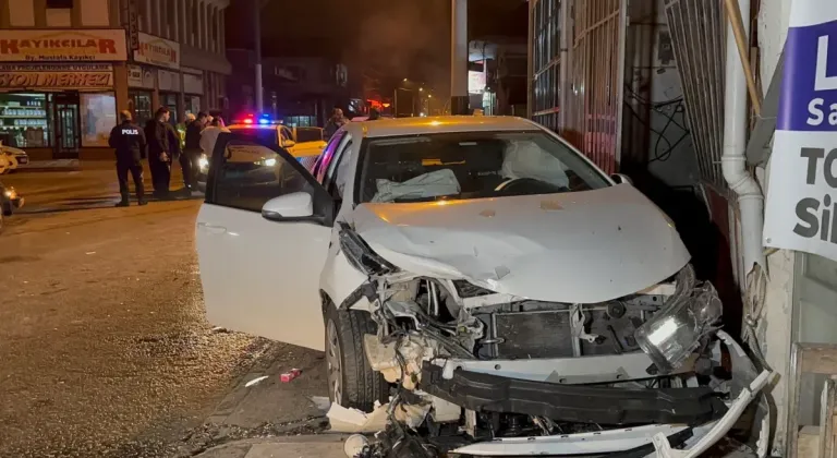 Düzce'de Eski Sanayi İçinde Trafik Kazası: 1 Yaralı!