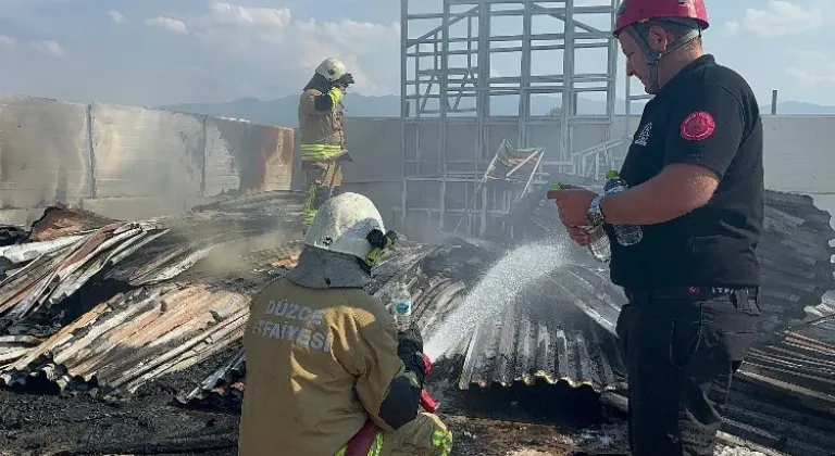 Düzce'de lastik deposunda yangın paniği