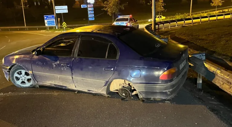 Düzce'de polise 'dur'mayan sürücüyü kaza durdurdu!