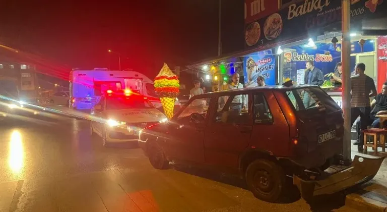 Düzce'de Şakuç Köprüsü'nde Otomobillerin Karıştığı Kazada 2 Kişi Yaralandı