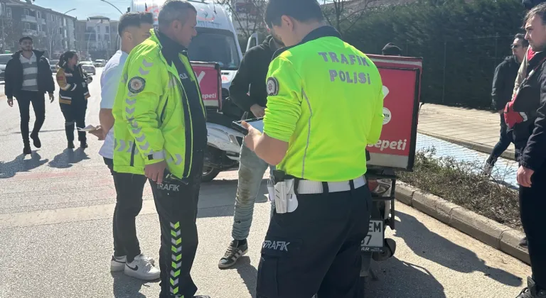 Düzce'de Trafik Kazası: Motosikletle Otomobil Çarpıştı