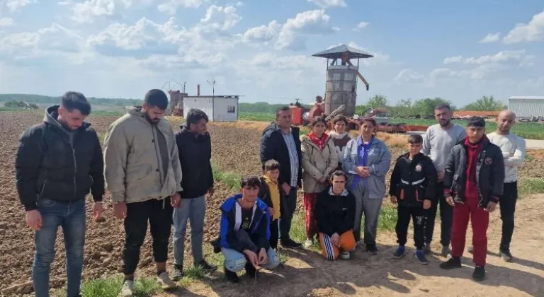 Edirne Jandarması Üyüklütatar Köyü'nde 14 Düzensiz Göçmeni Yakaladı!