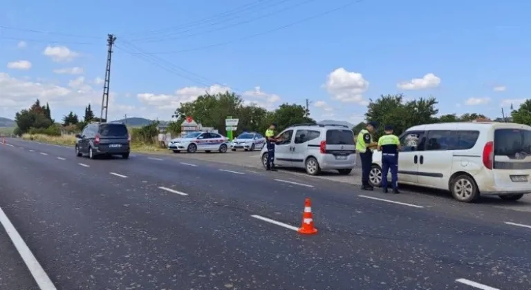 Edirne Keşan’da Jandarma Ekiplerinden Sıkı Trafik Denetimi