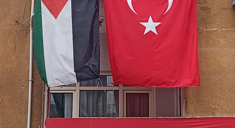 Edirne Keşan'da SP, Filistin bayrağı astı!