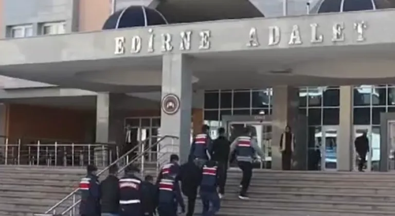 Edirne’de jandarma 5 göçmen organizatörü yakaladı