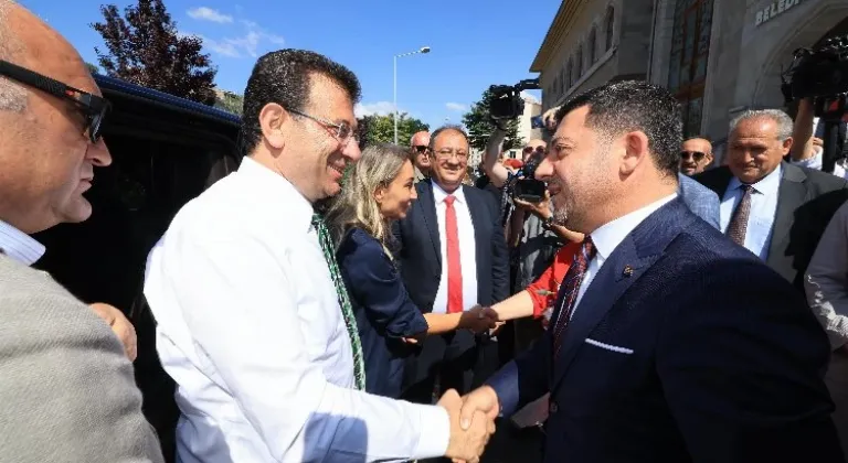 Ekrem İmamoğlu, Nevşehir Belediye Başkanı Rasim Arı'yı Ziyaret Etti