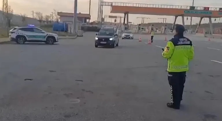 Emniyet ve Jandarma'dan Trafikte Büyük Denetim! Yüz Binlerce Araç İşlem Alındı