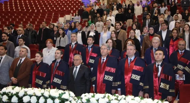 Erciyes Üniversitesi'nde coşku dolu Tıp Bayramı töreni gerçekleştirildi