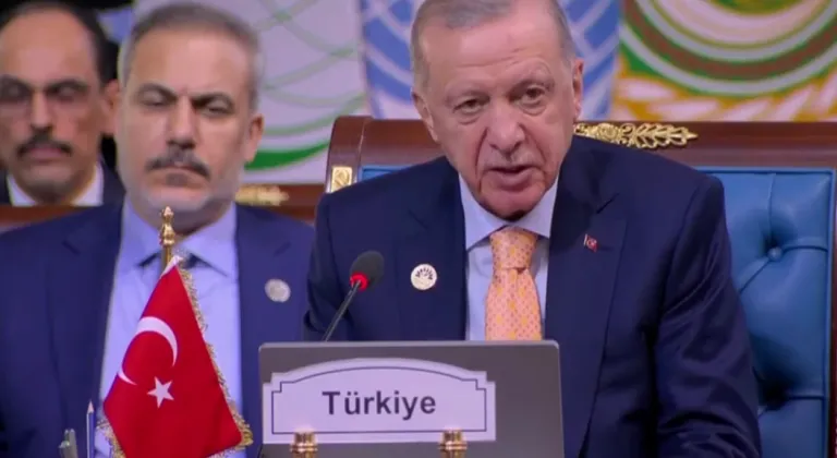 Erdoğan'dan D-8 Zirvesinde Sert Mesaj! İsrail Yaymacılığına Güçlü Tepki Çağrısı