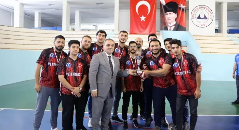 ERÜ 21. Geleneksel Spor Şenliği’nin Ödül Töreni düzenlendi