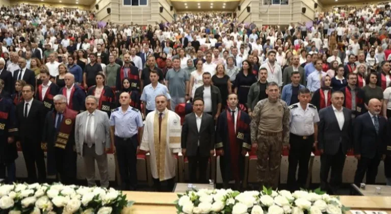 ERÜ Tıp Fakültesi 50. Dönem Mezunlarını Verdi