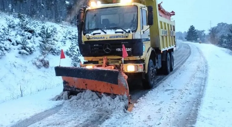 Eskişehir'de Kar Yağışı Alarmı! Kırsal Mahallelerde Yoğun Çalışmalar Devam Ediyor