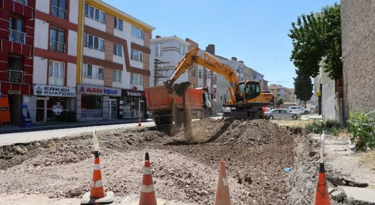 Eskişehir'de Şirintepe Mahallesi'nde Yol Genişletme ve Yenileme Çalışmaları Sürüyor