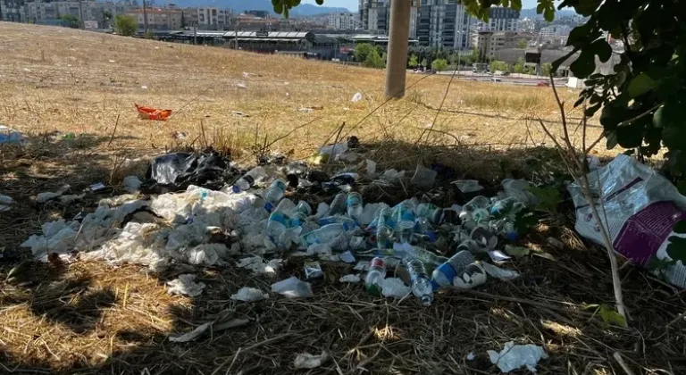 Fethiye'deki Boş Arazi Çöp Yuvasına Dönüştü!