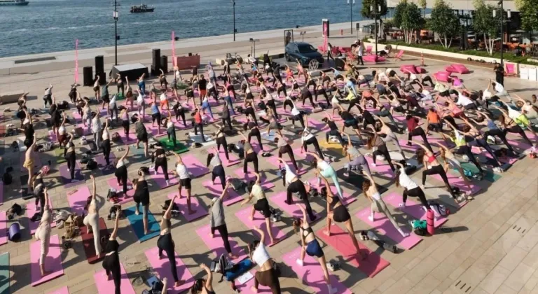 Galataport İstanbul'da Sezonun Son Yoga Etkinliği