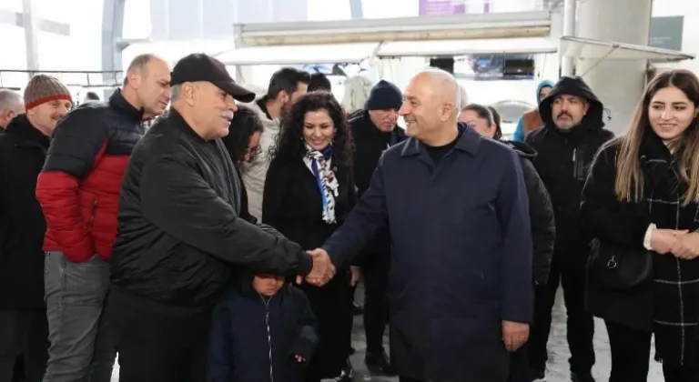 Gebze Belediye Başkan Adayı Zinnur Büyükgöz Tatlıkuyu'da Pazar Ziyareti