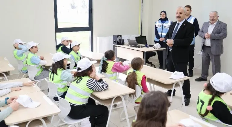 Gebze Belediyesi Başkanı Büyükgöz, Trafik Eğitim Parkı'nda Ilk Dersi Verdi