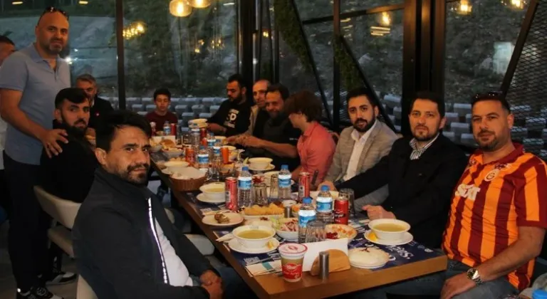 Gebze'de Abdulkadir Ayar'dan unutulmaz iftar buluşması