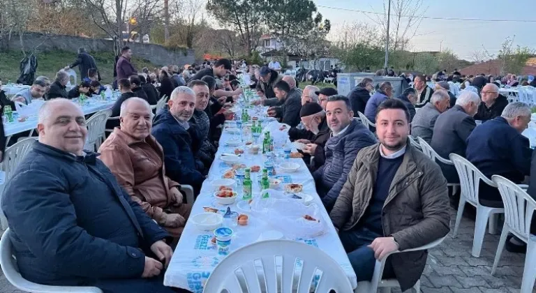 Gebzeli Hayırsever İş İnsanı Mehmet Başaran, Duraklı Köyünde Kadir Gecesi İftarını Düzenledi