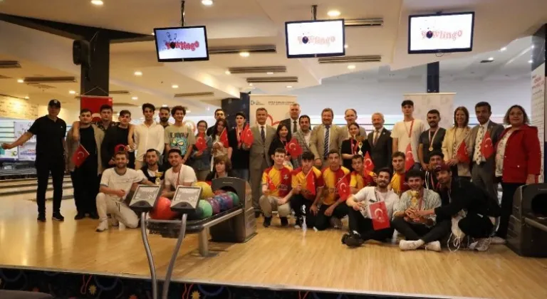 Gençler Bowling Turnuvası’nda 19 Mayıs coşkusunu yaşadı