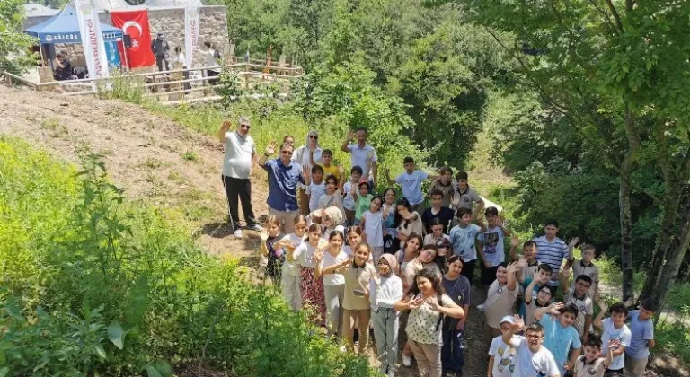 Gölcük'te tarihi hamama ziyaretçi akını