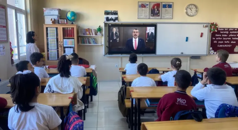 Haftanın ilk dersinde Bakan Tekin'den videolu mesaj