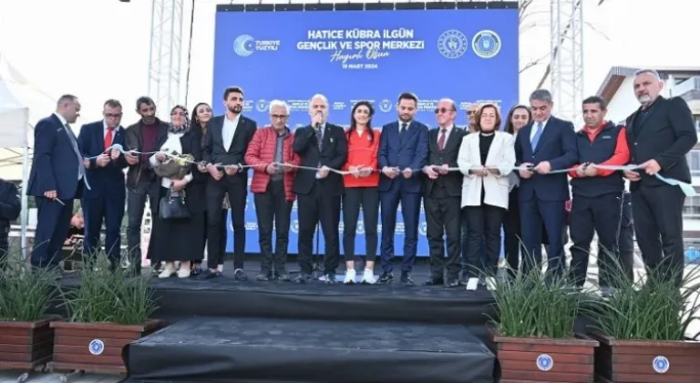 Hatice Kübra İlgün Gençlik ve Spor Merkezi Emek Mahallesi'nde Hizmete Açıldı