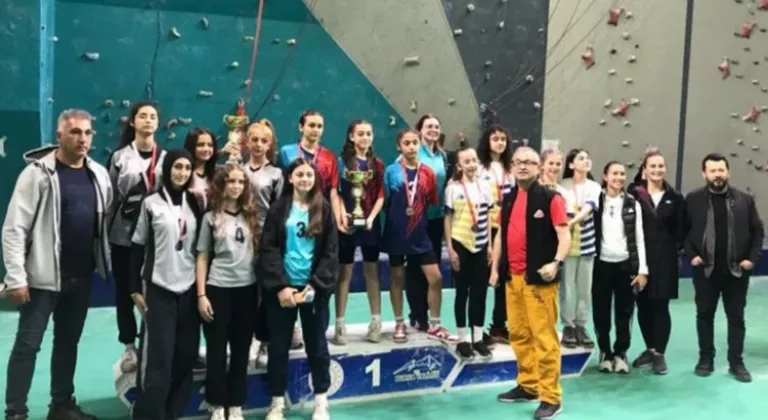 İnegöl Belediye Spor Kulübü Sporcuları Okul Sporları'nda Bursa'da Parlıyor