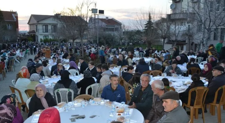 İş İnsanı Mehmet Emin Meriç'in Keşan'daki Geleneksel İftar Etkinliği