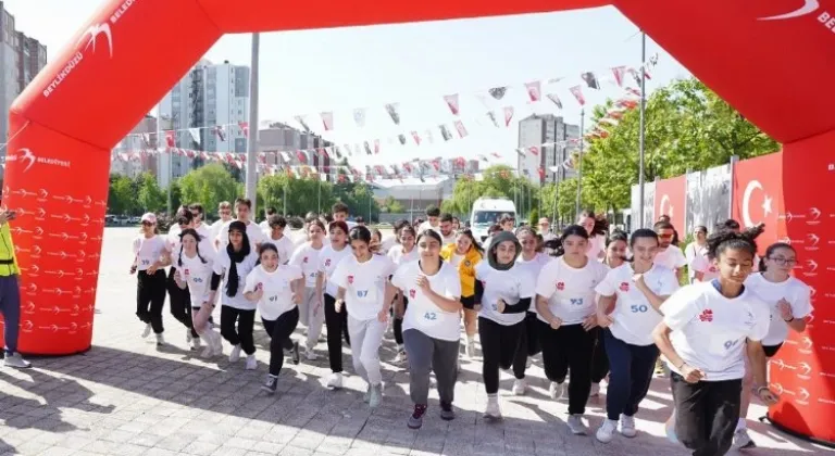 İstanbul Beylikdüzülü gençler Ata'ya koştu!