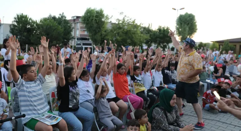 İstanbul Büyükşehir Belediyesi Çocukları Eğitirken Eğlendiriyor