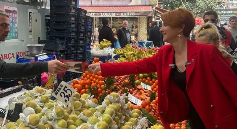 İstanbul Fatih'te Zafer Partisi adayı halkın sesi oluyor