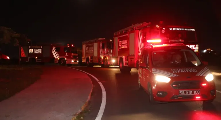 İstanbul İtfaiyesi, Çanakkale ve İzmir Yangınlarına Destek Veriyor