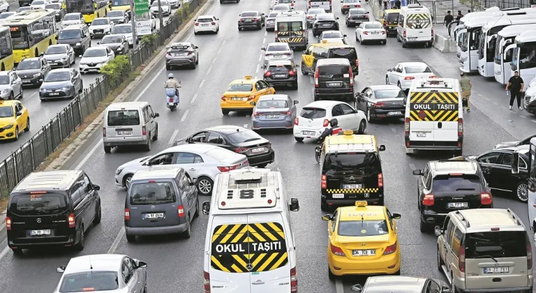 İstanbul'da eğitimin ilk gün trafiğine Valilik ayarı