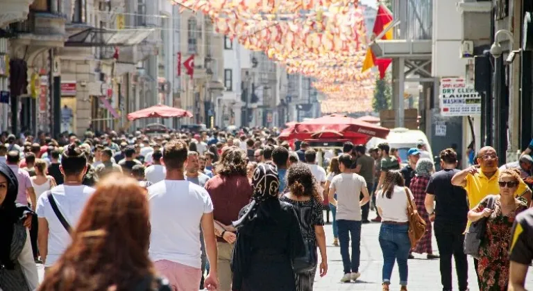 İstanbul'da Sıcak Hava Dalgasından AKOM'dan Tehlikeli Sıcaklık Uyarısı