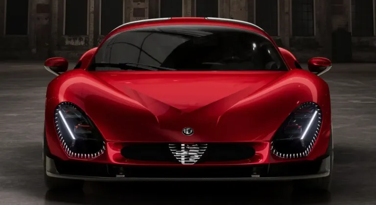 İşte Alfa Romeo 33 Stradale’nin ‘Kükreyişi’