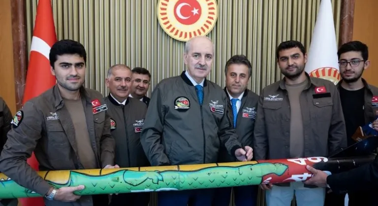 İTÜ Vefa Havacılık Takımı TBMM Başkanı Numan Kurtulmuş'ta