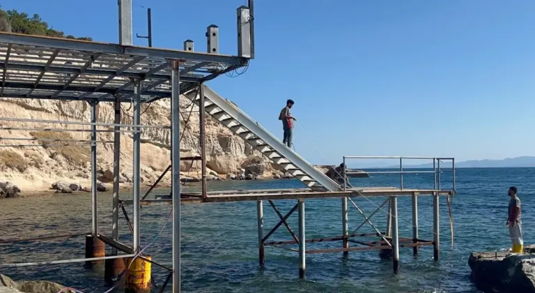 İzinsiz İskele Skandalında Söküm Başladı! İzmir Büyükşehir Belediyesi Harekete Geçti